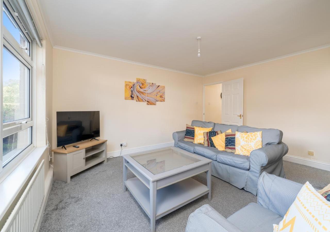 Redhill Surrey 2 Bedroom Pet Friendly Apartment By Sublime Stays Exterior foto